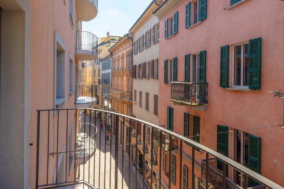 Esclusivo Appartamento di Lusso in Prima Linea sul Lago di Lugano – photo 8 of 13