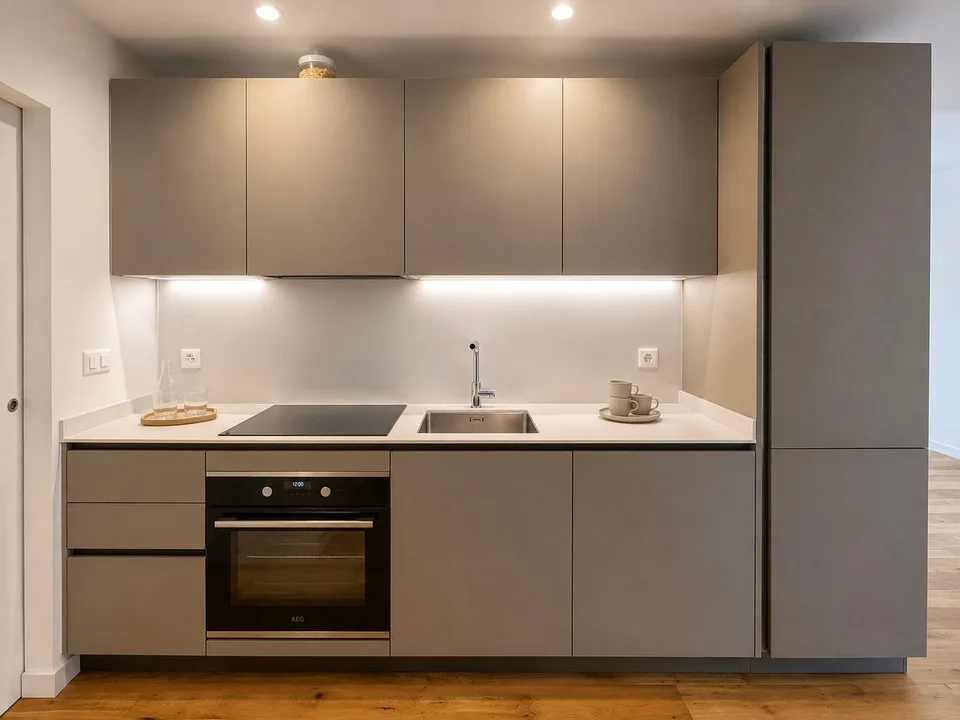 Modernes 2.5-Zimmer-Wohnung mit Studio, Keller und externem Parkplatz