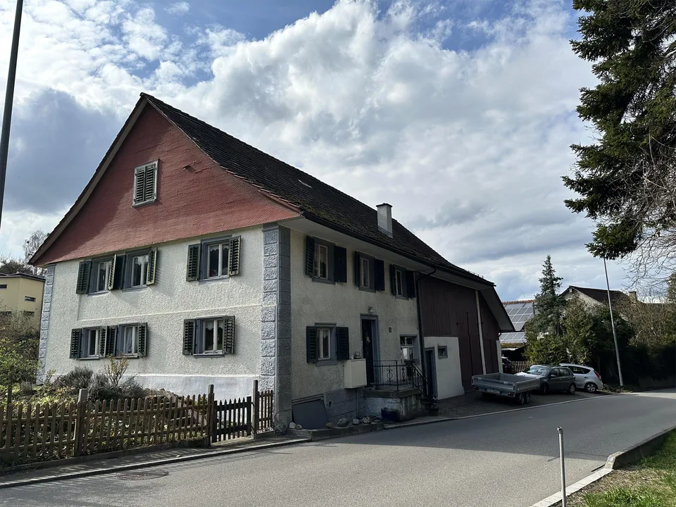 Bauernhaus mit 1'250m2 Baulandreserve