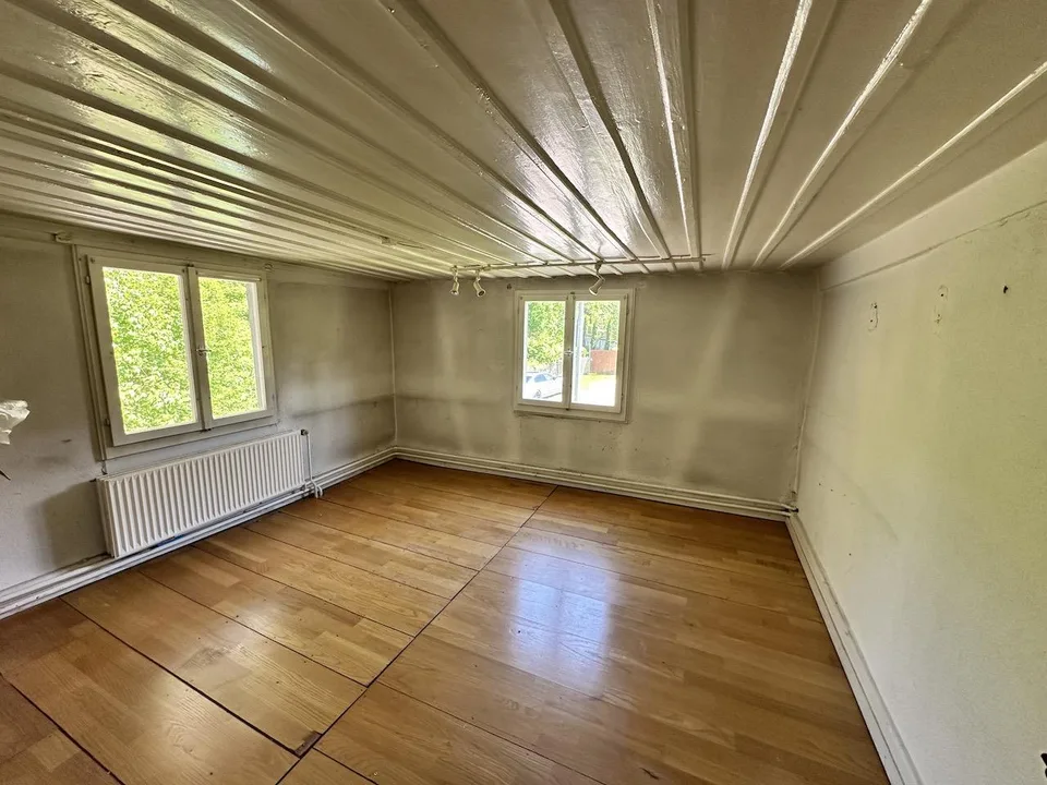 Farmhouse with 1'250m2 building land reserve – photo 7 of 9