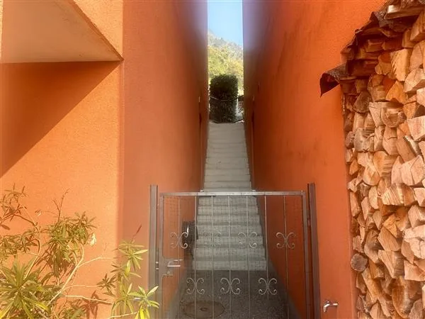 Chiasso: Einfamilienhaus 4.5 Zimmer