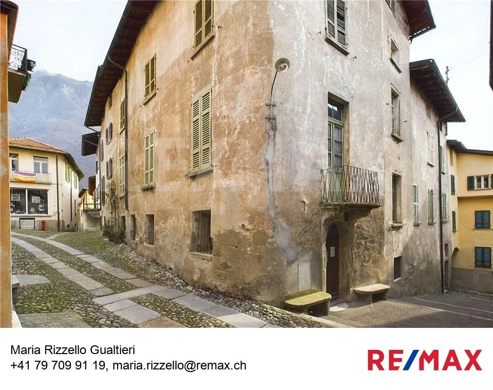 Antica dimora con solaio e piccola corte/giardino, da ristrutturare
