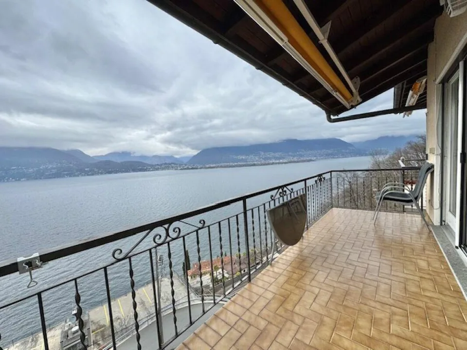 VENDESI A GERRA GAMBAROGNO - APPARTAMENTO 3.5 LOCALI CON VISTA LAGO