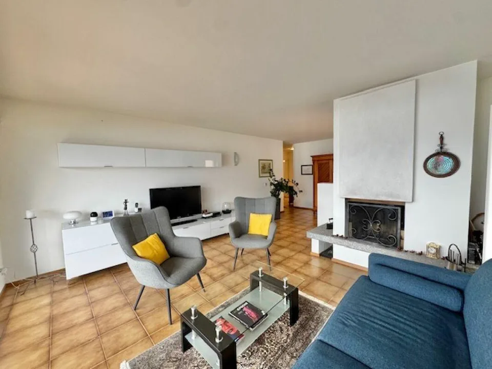 VENDESI A GERRA GAMBAROGNO - APPARTAMENTO 3.5 LOCALI CON VISTA LAGO