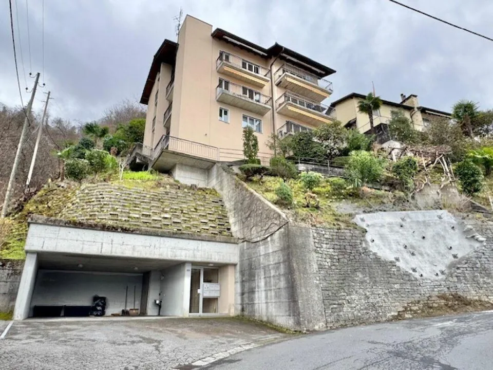 VENDESI A GERRA GAMBAROGNO - APPARTAMENTO 3.5 LOCALI CON VISTA LAGO