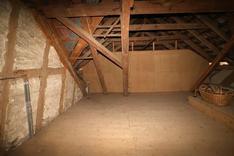 Vielseitiges 6-Zimmer-Haus mit Ausbaupotenzial – Foto 12 von 13