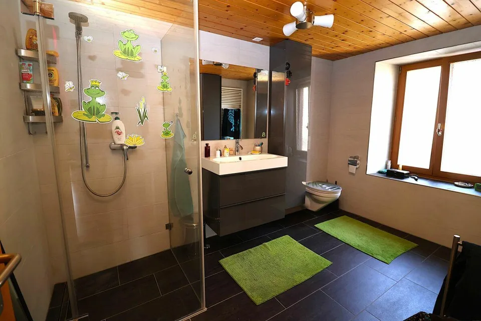 Vielseitiges 6-Zimmer-Haus mit Ausbaupotenzial – Foto 8 von 13