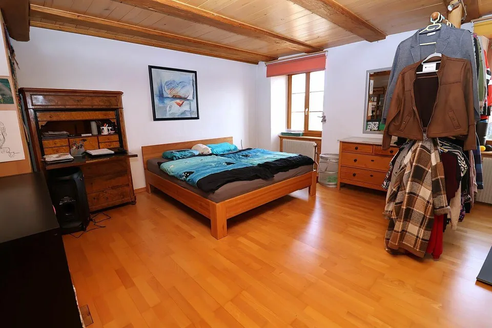 Vielseitiges 6-Zimmer-Haus mit Ausbaupotenzial – Foto 7 von 13