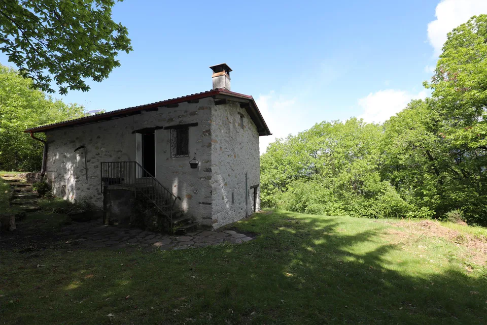 Casa di pietra rustica ticinese a Vairano – Idillio naturale
