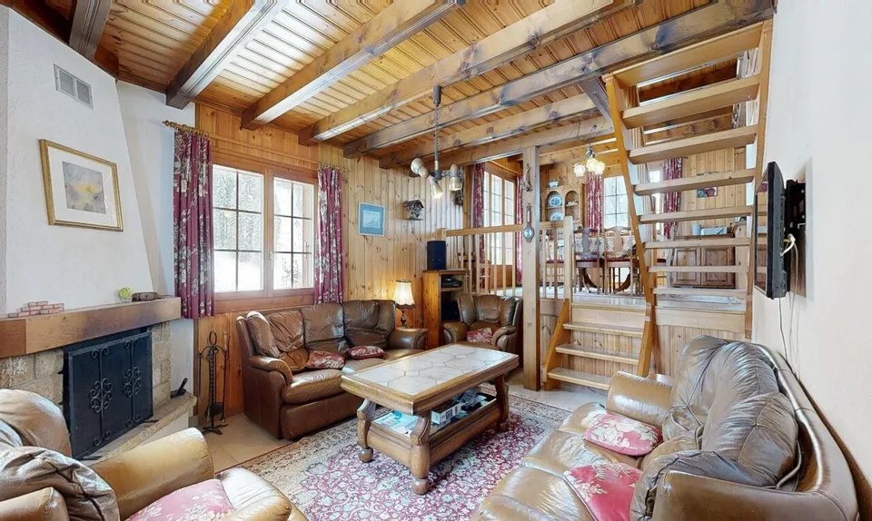 Exclusive: 4-Bedroom Chalet with Garage – photo 10 of 21