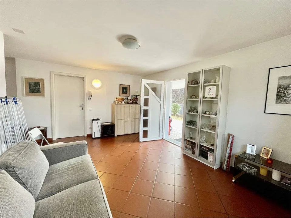 Villa mit zwei Wohneinheiten, Pool und Panoramablick - Cadro – Foto 13 von 13