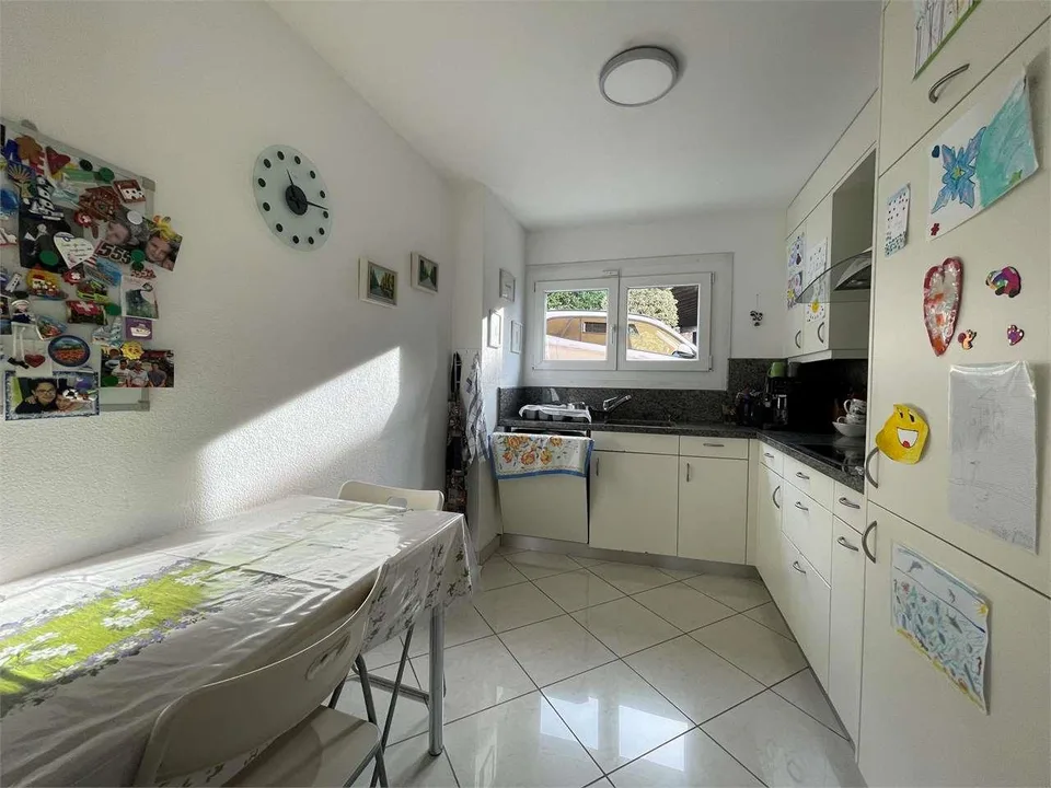 Villa mit zwei Wohneinheiten, Pool und Panoramablick - Cadro – Foto 12 von 13