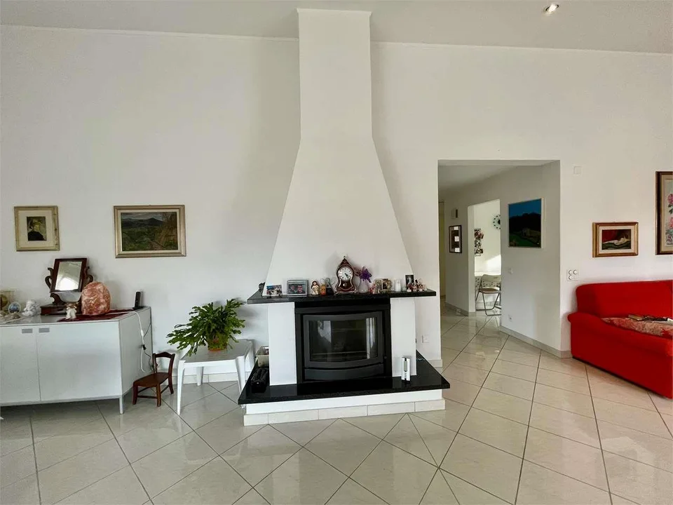 Villa mit zwei Wohneinheiten, Pool und Panoramablick - Cadro – Foto 8 von 13