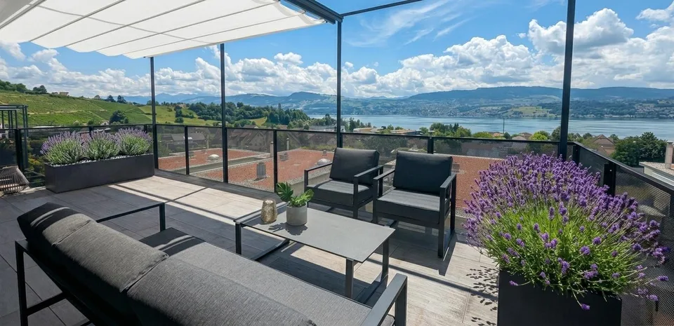 4½-Zimmer Attikawohnung mit atemberaubender See- und Bergsicht.