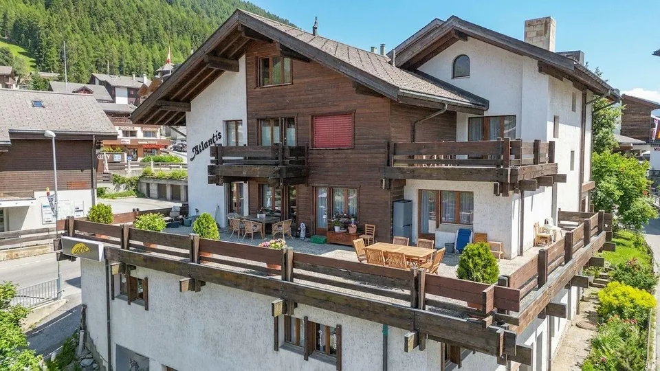 Wohnen mit Bergpanorama - 4.5-Zimmer-Wohnung mit einzigartiger Terr...