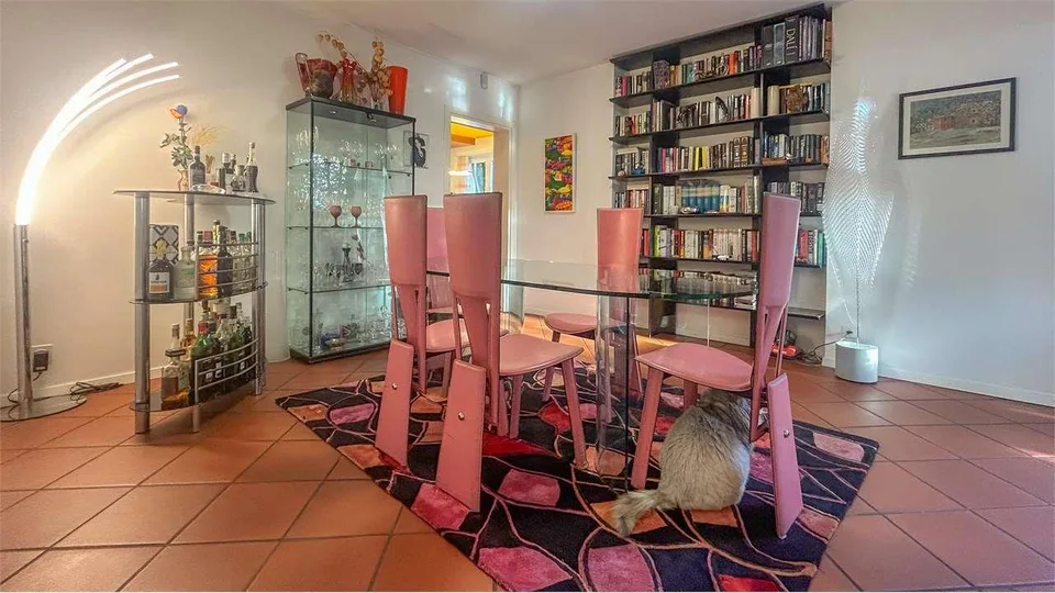 Villa élégante avec jardin dans un emplacement stratégique