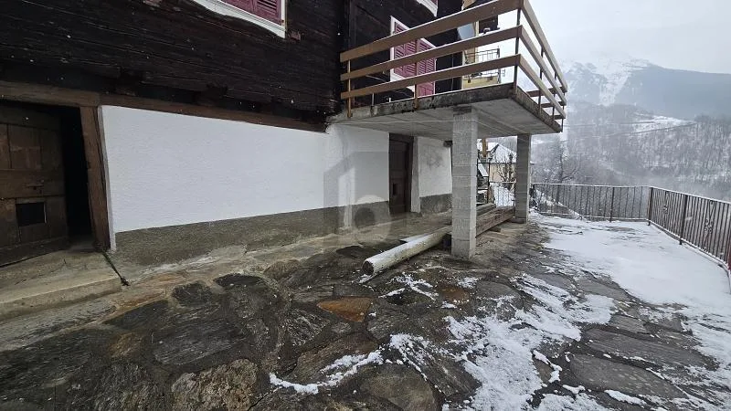 Schöne Wohnung mit Terrasse und freier Aussicht