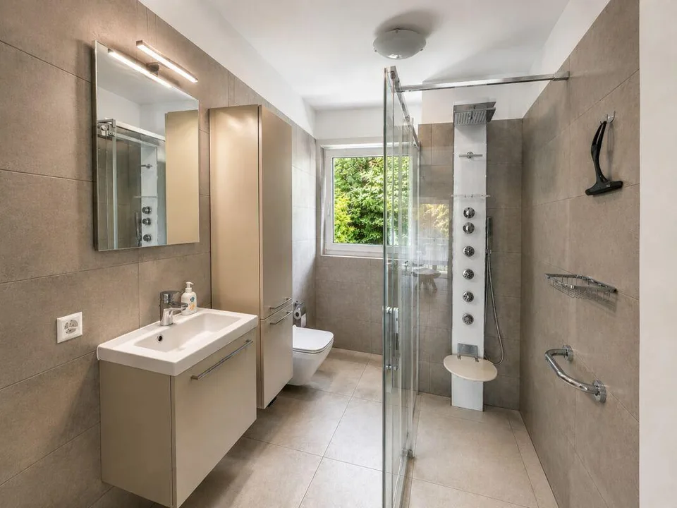 Appartement lumineux de 3,5 pièces, dernier étage et vue ouverte – photo 14 sur 16