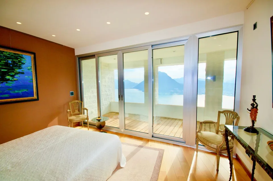 Moderno Attico Duplex di Lusso con Vista Mozzafiato sul Lago di Lugano – photo 13 of 18