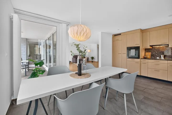 EXKLUSIVE 4.5-ZIMMER-WOHNUNG MIT GROSSZÜGIGEM RAUMGEFÜHL