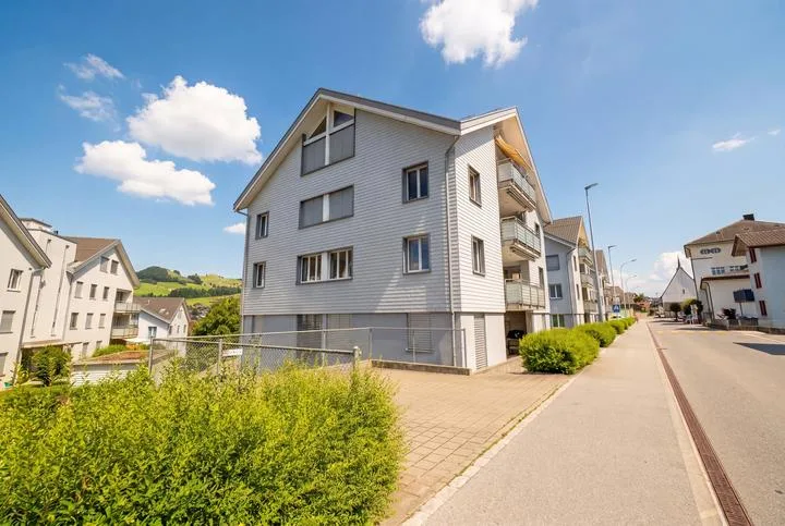 APPARTEMENT EXCLUSIF DE 4,5 PIÈCES OFFRANT UNE GRANDE SENSATION D'ESPACE – photo 7 sur 8