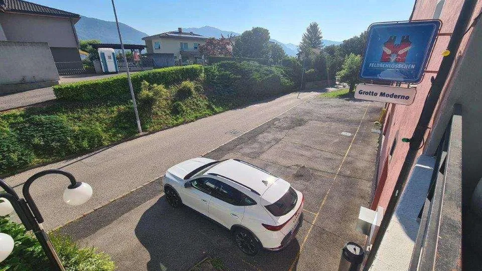 NOVAZZANO: ampio edificio con ex Ristorante, app 4.5 loc. e 30 postegg