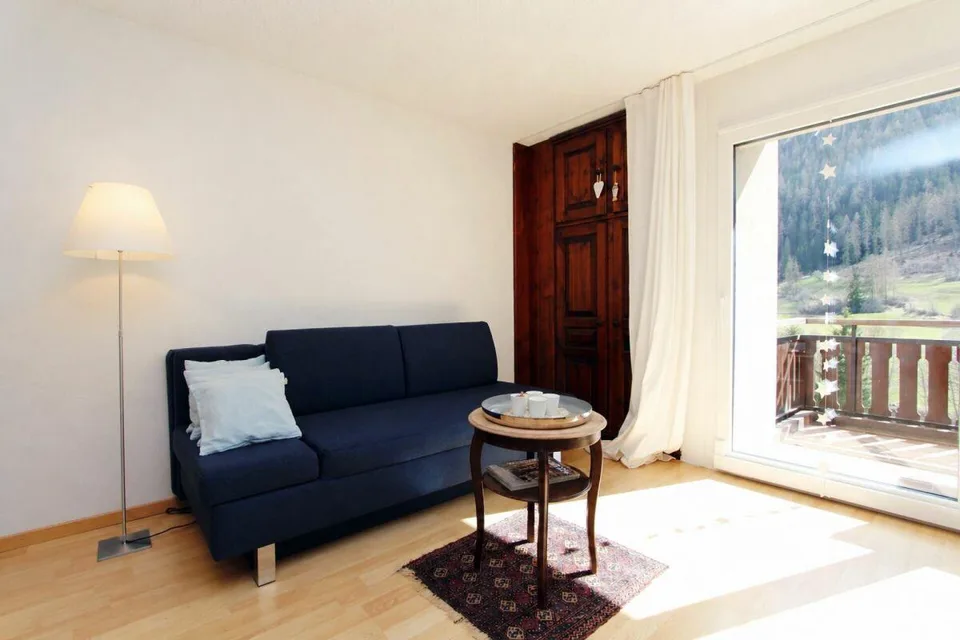 Ampio appartamento di 2 stanze con vista mozzafiato sulle montagne