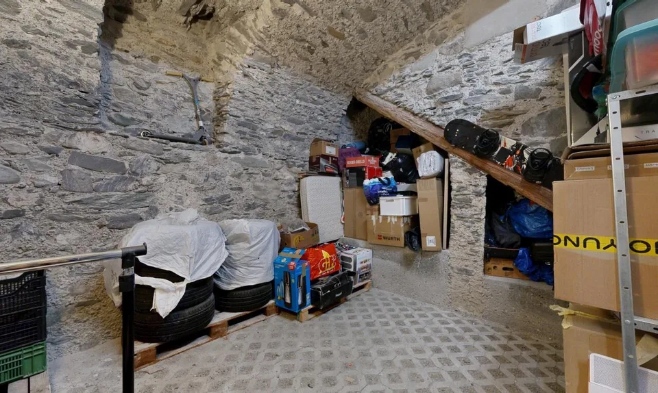 Charming 3.5-room apartment with large garden in the center of Riddes – photo 8 of 14