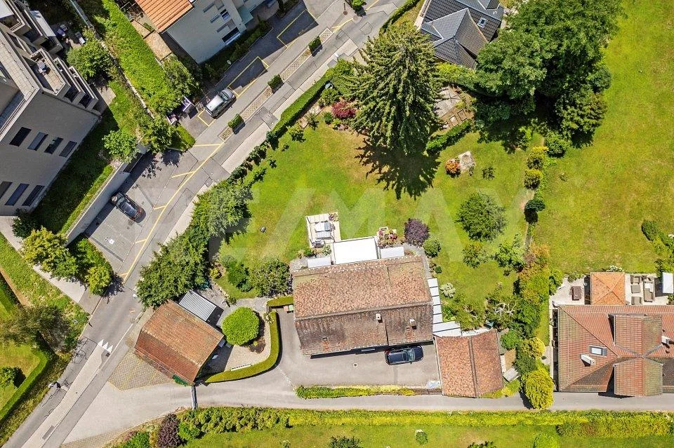 Une villa pour vous, un terrain constructible pour vos enfants