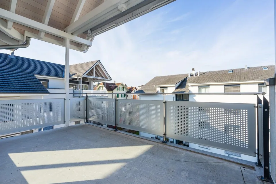 Modern 3.5-room apartment at 91 m² on the 1st floor