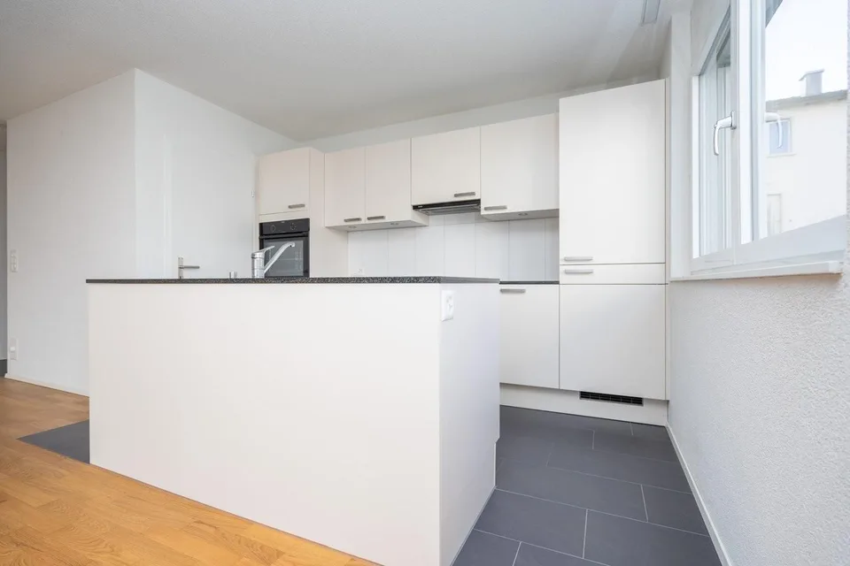 Moderne 3.5-ZW à 91 m² im 1. OG