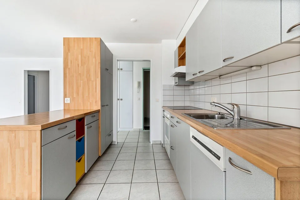 Spezialangebot - Geräumige und helle Wohnung