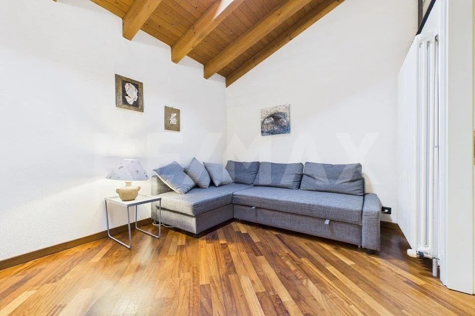 Appartamento arredato di 1½ locali con soppalco e vista sul Lago di... – foto 8 di 13