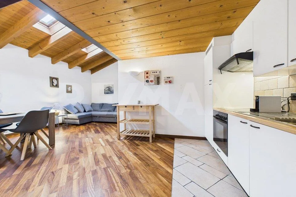 Appartamento arredato di 1½ locali con soppalco e vista sul Lago di...