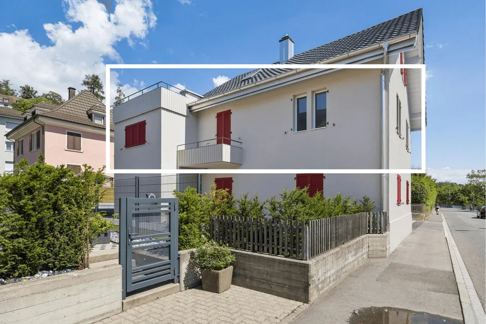 Frisch sanierte 4-Zimmer-Wohnung mit grosszügiger Dachterrasse