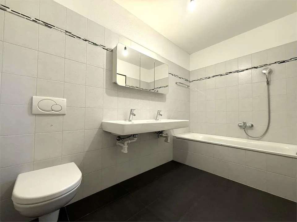 Moderne 4,5-Zimmer-Wohnung im Grünen in Cadro – Foto 11 von 13