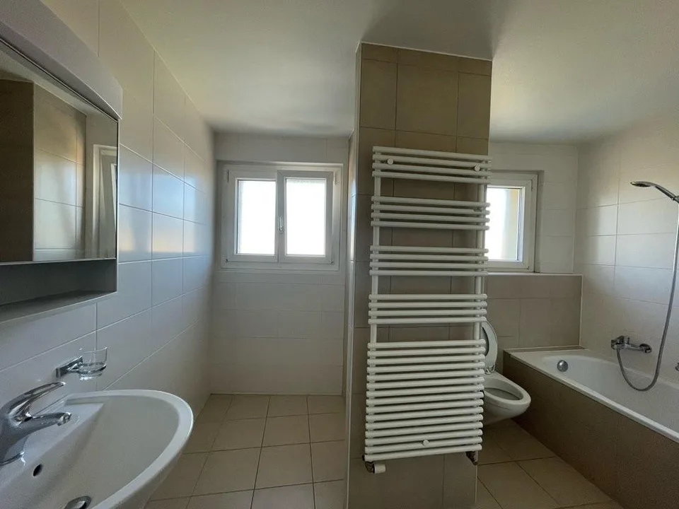 Helles 3.5-Zimmer-Wohnung von 100m2