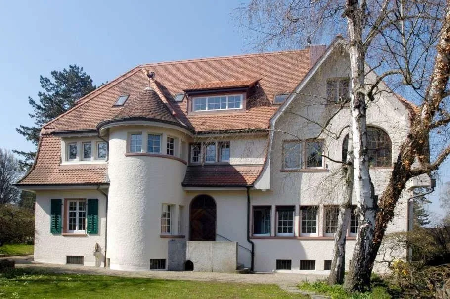 Grosszügige Maisonette Wohnung mit Charakter und Gartenidylle