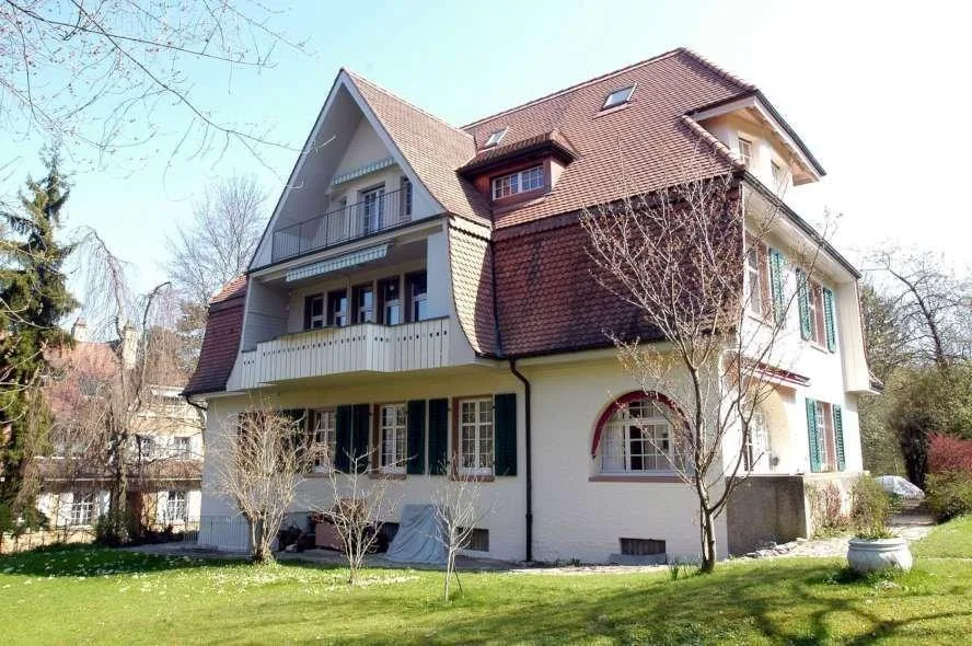 Grosszügige Maisonette Wohnung mit Charakter und Gartenidylle