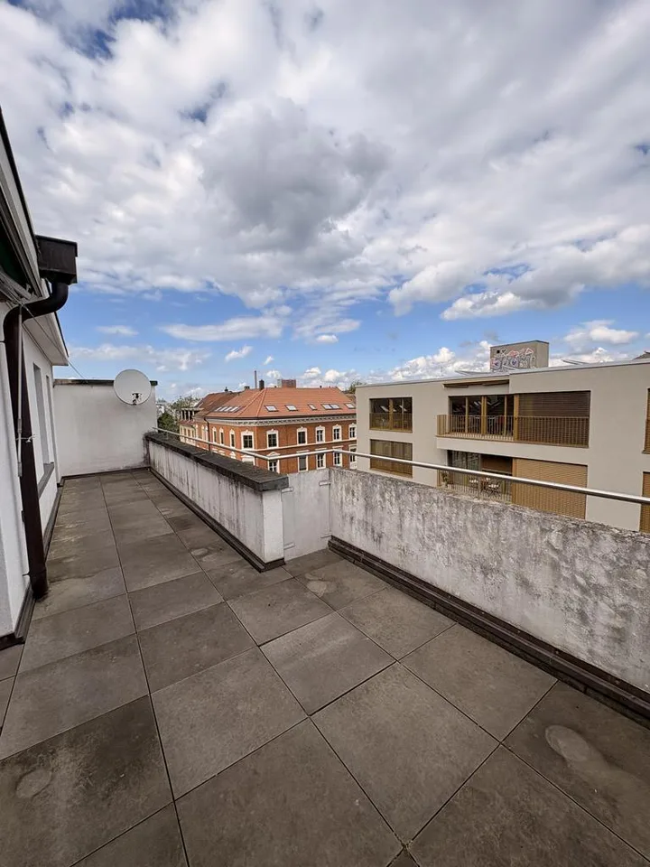 Charmante Wohnung im obersten Stock mit grossem Balkon
