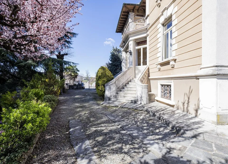 Villa d'epoca con terreno edificabile – foto 7 di 8