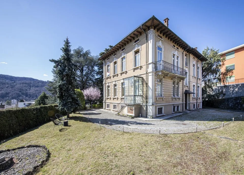 Antike Villa mit Bauland