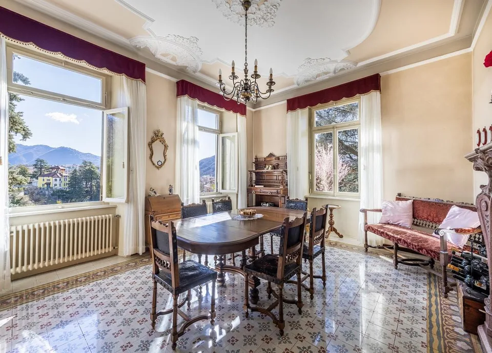Villa d'epoca con terreno edificabile – foto 6 di 8