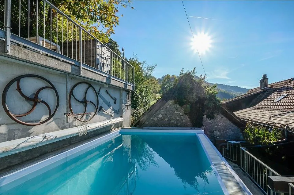 Casa affascinante con carattere, vista panoramica e diverse opportunità!