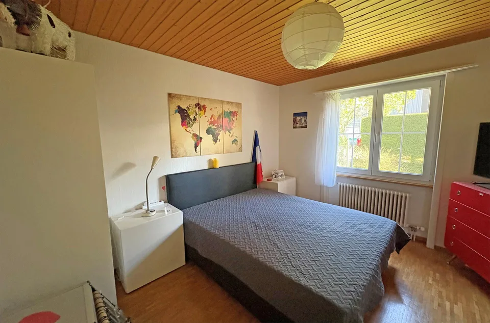 Wohnhaus mit zwei Wohnungen in Münchenwiler...