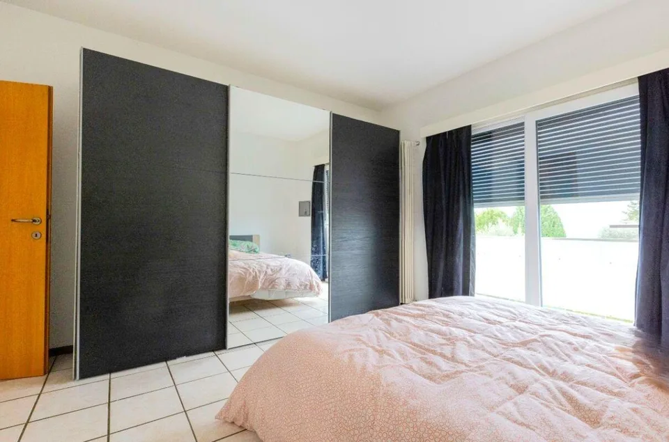 Villa bifamiliale avec deux appartements indépendants à Sant’Antonino – photo 8 sur 16