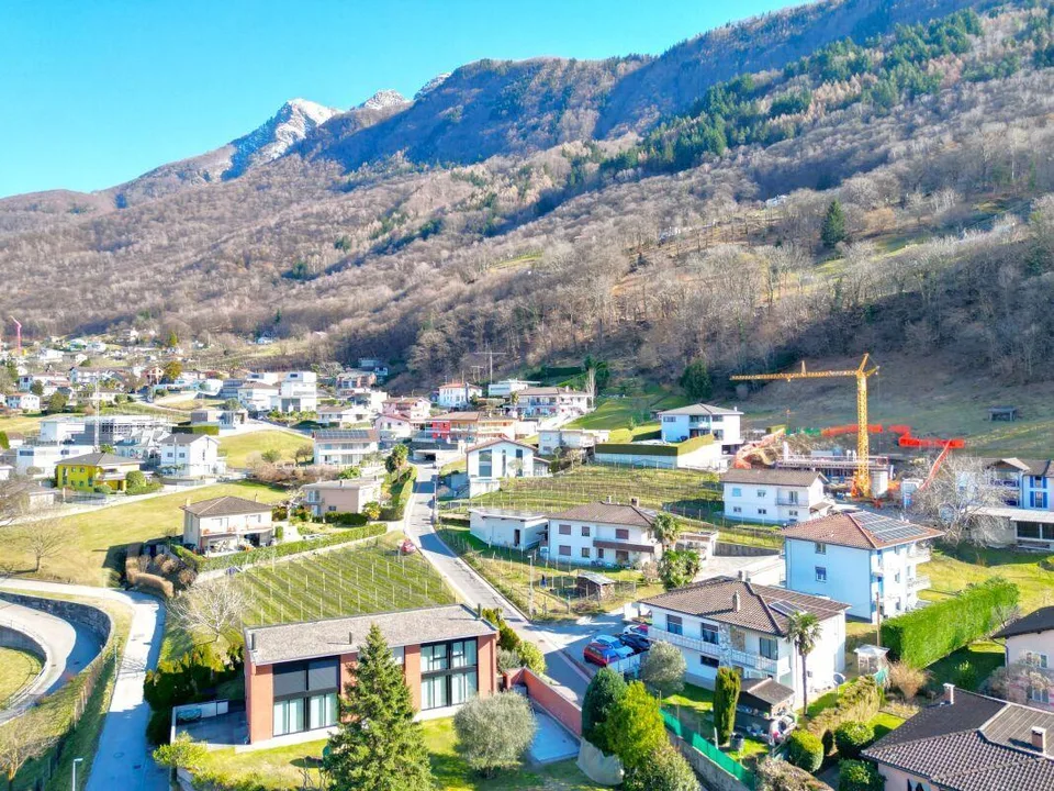 Villa bifamiliale avec deux appartements indépendants à Sant’Antonino – photo 16 sur 16