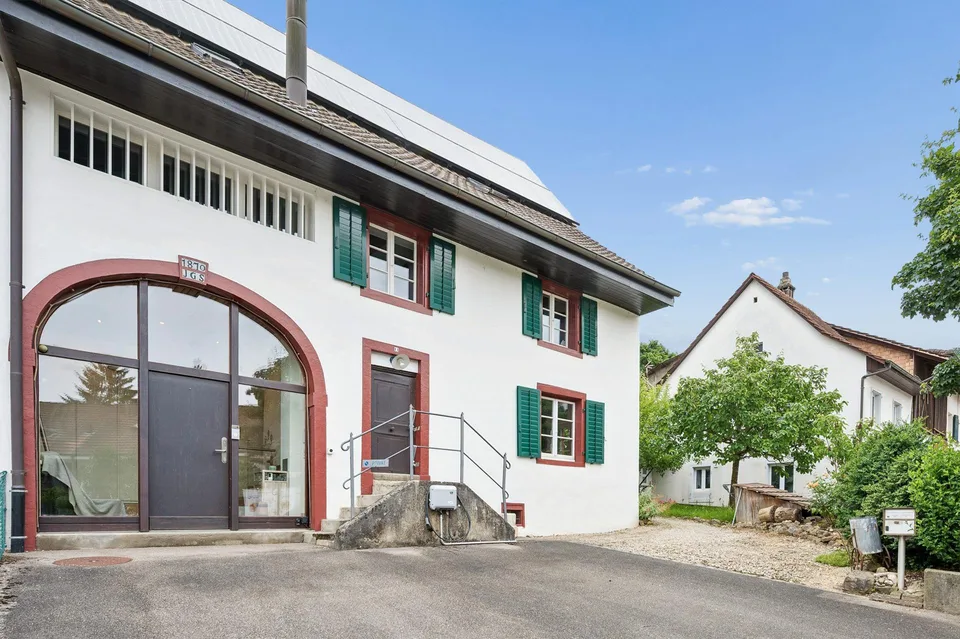 Stilvoll renoviertes Baselbieter Bauernhaus mit grossem Garten, Poo...