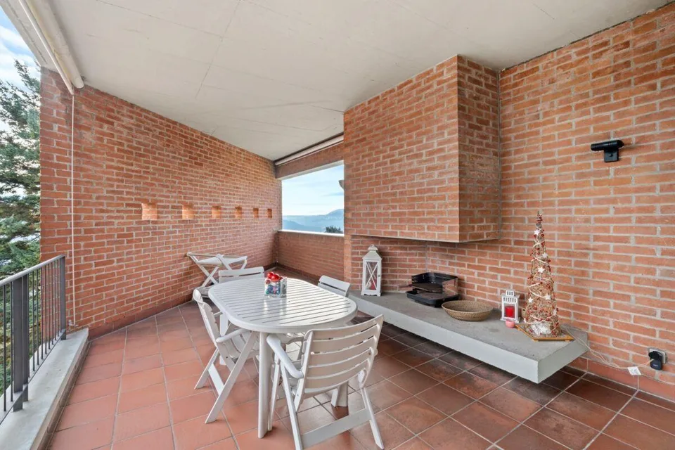 Prächtige Villa mit großem Garten und Aussicht – Foto 15 von 29