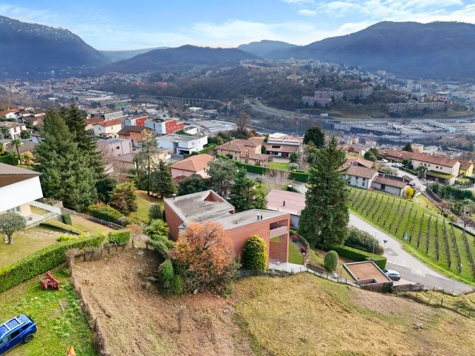 Prächtige Villa mit großem Garten und Aussicht – Foto 22 von 29